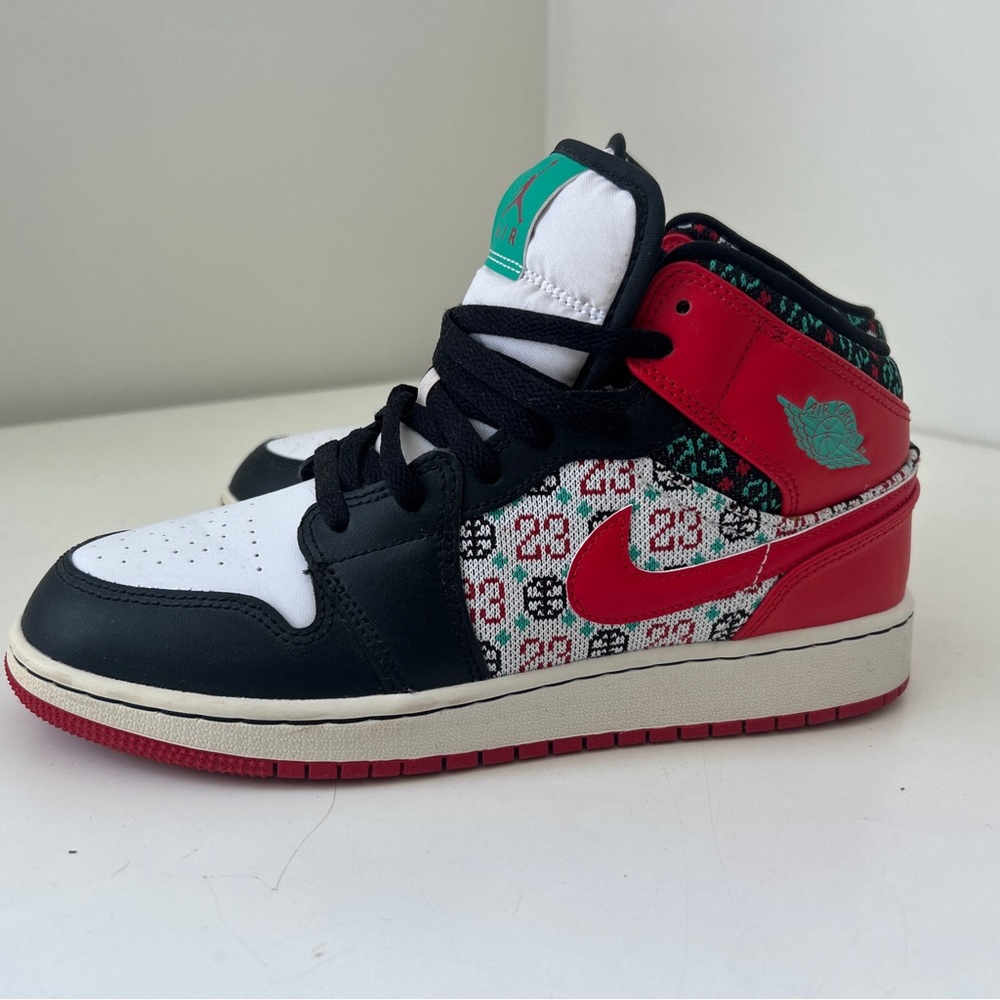 Air Jordans Sneakers Christmas Ugly Sweater size 7Y